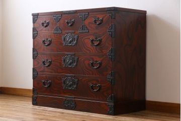 中古　岩谷堂箪笥　北国1号　桐紋　迫力のある杢目と金具の整理箪笥(和タンス、チェスト、桐箪笥、桐たんす)(定価約34万円)(2)
