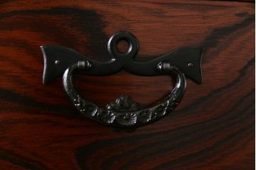 中古　岩谷堂箪笥　北国1号　桐紋　迫力のある杢目と金具の整理箪笥(和タンス、チェスト、桐箪笥、桐たんす)(定価約34万円)(2)