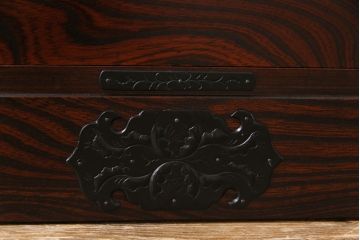中古　岩谷堂箪笥　北国1号　桐紋　迫力のある杢目と金具の整理箪笥(和タンス、チェスト、桐箪笥、桐たんす)(定価約34万円)(2)