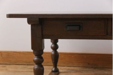 レトロ家具　昭和レトロ　栓材　シックな脚の形が和モダンな文机(座机、ローテーブル)