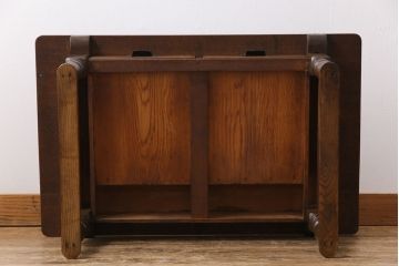 レトロ家具　昭和レトロ　栓材　シックな脚の形が和モダンな文机(座机、ローテーブル)