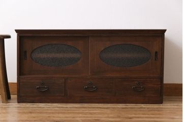 リメイク家具　ダイヤガラス入り!　丸窓が愛らしい箪笥ローボード(リビングボード、戸棚)