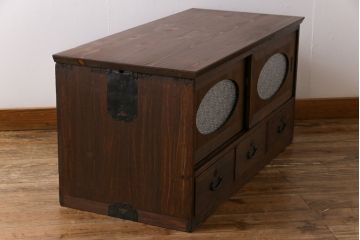 リメイク家具　ダイヤガラス入り!　丸窓が愛らしい箪笥ローボード(リビングボード、戸棚)