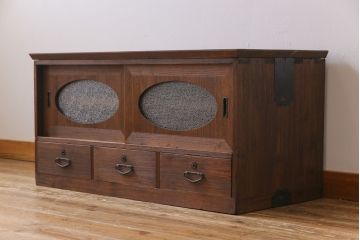 リメイク家具　ダイヤガラス入り!　丸窓が愛らしい箪笥ローボード(リビングボード、戸棚)