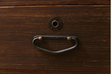 リメイク家具　ダイヤガラス入り!　丸窓が愛らしい箪笥ローボード(リビングボード、戸棚)