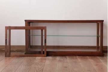 アンティーク家具　昭和初期　ケヤキ材　シンプルながらも高級感漂うロータイプのガラスケース(ショーケース、店舗什器)