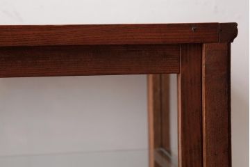 アンティーク家具　昭和初期　ケヤキ材　シンプルながらも高級感漂うロータイプのガラスケース(ショーケース、店舗什器)