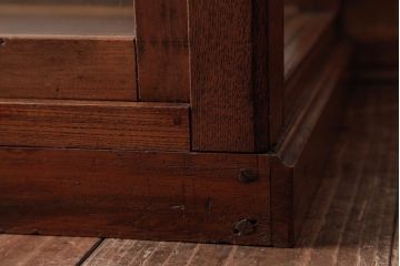 アンティーク家具　昭和初期　ケヤキ材　シンプルながらも高級感漂うロータイプのガラスケース(ショーケース、店舗什器)
