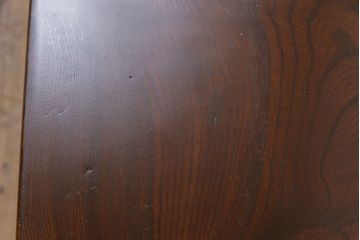 レトロ家具　和製アンティーク　総ケヤキ材製　レトロな演出にぴったりの小さな座卓(角ちゃぶ台、飾り台)