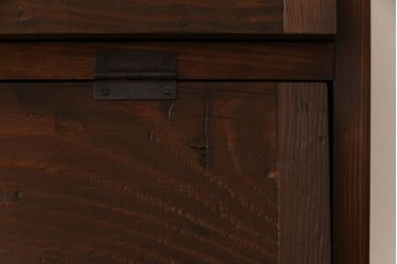 アンティーク家具　リメイク品　明治期の松材を利用したパタパタ扉の脚付き収納棚(戸棚、下駄箱、キャビネット)(1)