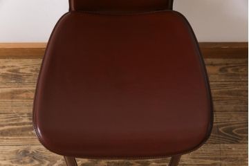 ヴィンテージ家具　イタリアビンテージ　本革　エレガントな雰囲気漂うレザーチェア(ダイニングチェア)