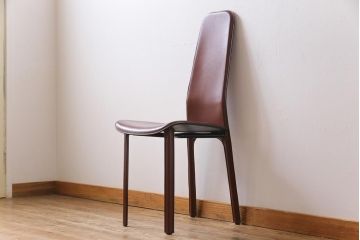 ヴィンテージ家具　イタリアビンテージ　本革　エレガントな雰囲気漂うレザーチェア(ダイニングチェア)(1)