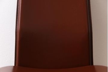 ヴィンテージ家具　イタリアビンテージ　本革　エレガントな雰囲気漂うレザーチェア(ダイニングチェア)(1)