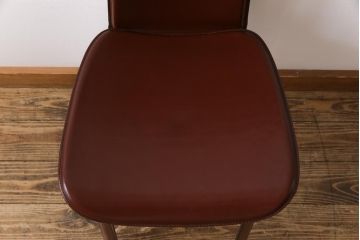 ヴィンテージ家具　イタリアビンテージ　本革　エレガントな雰囲気漂うレザーチェア(ダイニングチェア)(1)