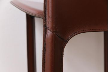 ヴィンテージ家具　イタリアビンテージ　本革　エレガントな雰囲気漂うレザーチェア(ダイニングチェア)(1)