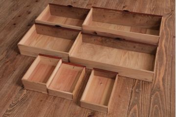 アンティーク家具　和製アンティーク　木地呂塗り　漆の光沢が美しい仙台小箪笥(時代箪笥、和タンス)