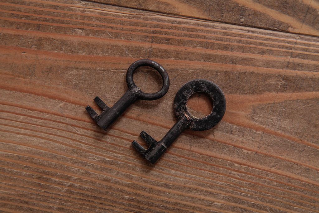 アンティーク家具　和製アンティーク　木地呂塗り　漆の光沢が美しい仙台小箪笥(時代箪笥、和タンス)