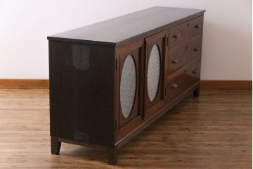 アンティーク家具　和製アンティーク　リメイク　脚付き　ケヤキの杢目が美しい上手物のローボード(ローチェスト、リビングボード)