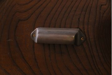 アンティーク家具　和製アンティーク　リメイク　脚付き　ケヤキの杢目が美しい上手物のローボード(ローチェスト、リビングボード)