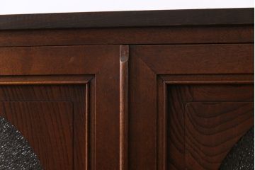 アンティーク家具　和製アンティーク　リメイク　脚付き　ケヤキの杢目が美しい上手物のローボード(ローチェスト、リビングボード)