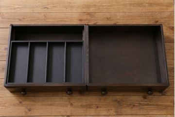 ヴィンテージ家具　イギリスビンテージ　ERCOL(アーコール)　Old Colonial(オールドコロニアル)　気品と風格が漂うカップボード(本棚、ブックシェルフ、食器棚)