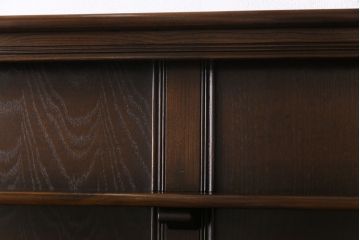 ヴィンテージ家具　イギリスビンテージ　ERCOL(アーコール)　Old Colonial(オールドコロニアル)　気品と風格が漂うカップボード(本棚、ブックシェルフ、食器棚)