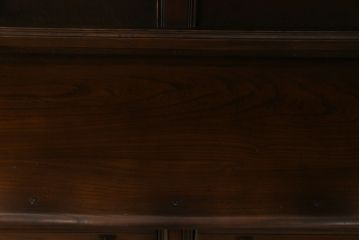ヴィンテージ家具　イギリスビンテージ　ERCOL(アーコール)　Old Colonial(オールドコロニアル)　気品と風格が漂うカップボード(本棚、ブックシェルフ、食器棚)
