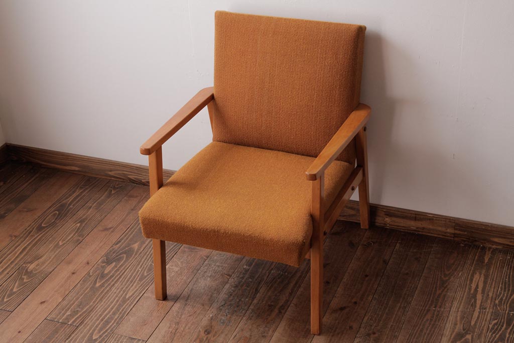ヴィンテージ家具　北欧ビンテージ　ビーチ材　明るい木色が柔らかな雰囲気の1人掛けソファ(アームチェア)