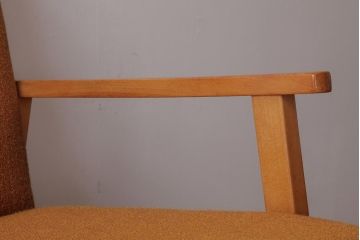 ヴィンテージ家具　北欧ビンテージ　ビーチ材　明るい木色が柔らかな雰囲気の1人掛けソファ(アームチェア)