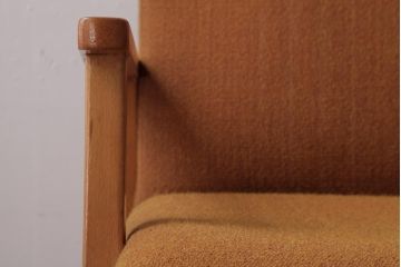 ヴィンテージ家具　北欧ビンテージ　ビーチ材　明るい木色が柔らかな雰囲気の1人掛けソファ(アームチェア)