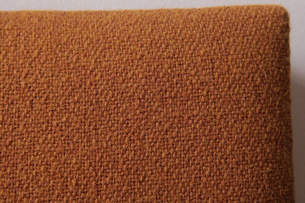 ヴィンテージ家具　北欧ビンテージ　ビーチ材　明るい木色が柔らかな雰囲気の1人掛けソファ(アームチェア)(1)