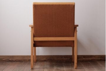 ヴィンテージ家具　北欧ビンテージ　ビーチ材　明るい木色が柔らかな雰囲気の1人掛けソファ(アームチェア)(1)