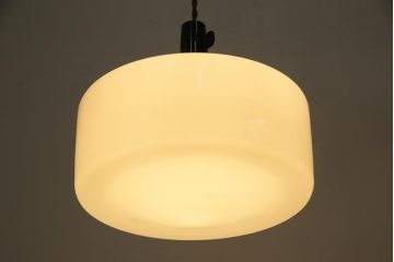 大正昭和初期　シンプルな乳白ガラスのペンダントライト(吊り下げ照明・天井照明)(1)