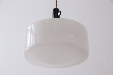 大正昭和初期　シンプルな乳白ガラスのペンダントライト(吊り下げ照明・天井照明)(1)
