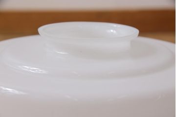 大正昭和初期　シンプルな乳白ガラスのペンダントライト(吊り下げ照明・天井照明)(1)