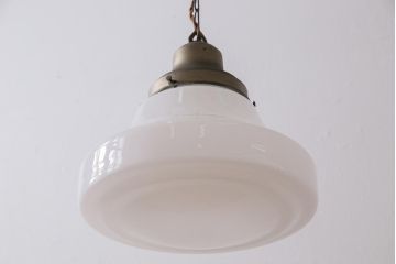 大正昭和初期　戦前　柔らかな印象の乳白色のガラス天井照明(吊り下げ照明、電笠)