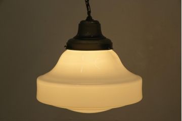 大正昭和初期　ユニークなシルエットが目を引くペンダントライト(天井照明)