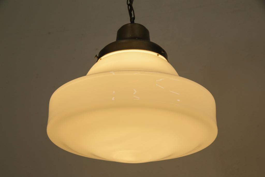 大正昭和初期　ユニークなシルエットが目を引くペンダントライト(天井照明)