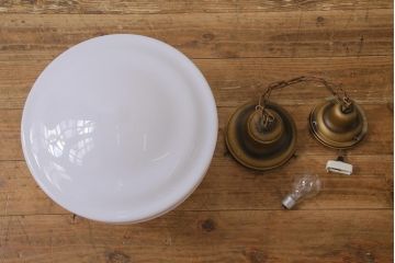 大正昭和初期　ユニークなシルエットが目を引くペンダントライト(天井照明)