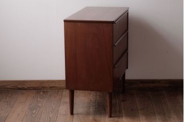 ヴィンテージ家具　北欧ビンテージ　チーク材　落ち着いた雰囲気漂うサイドチェスト(ローチェスト、引き出し)
