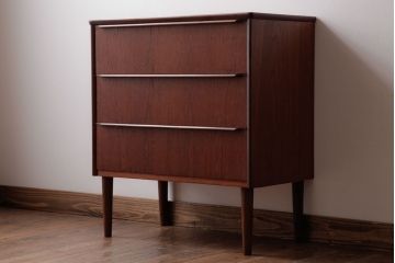 ヴィンテージ家具　北欧ビンテージ　チーク材　落ち着いた雰囲気漂うサイドチェスト(ローチェスト、引き出し)