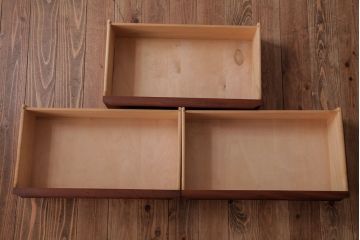 ヴィンテージ家具　北欧ビンテージ　チーク材　落ち着いた雰囲気漂うサイドチェスト(ローチェスト、引き出し)