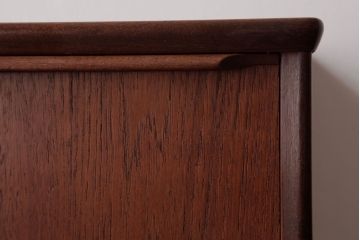 ヴィンテージ家具　北欧ビンテージ　チーク材　落ち着いた雰囲気漂うサイドチェスト(ローチェスト、引き出し)