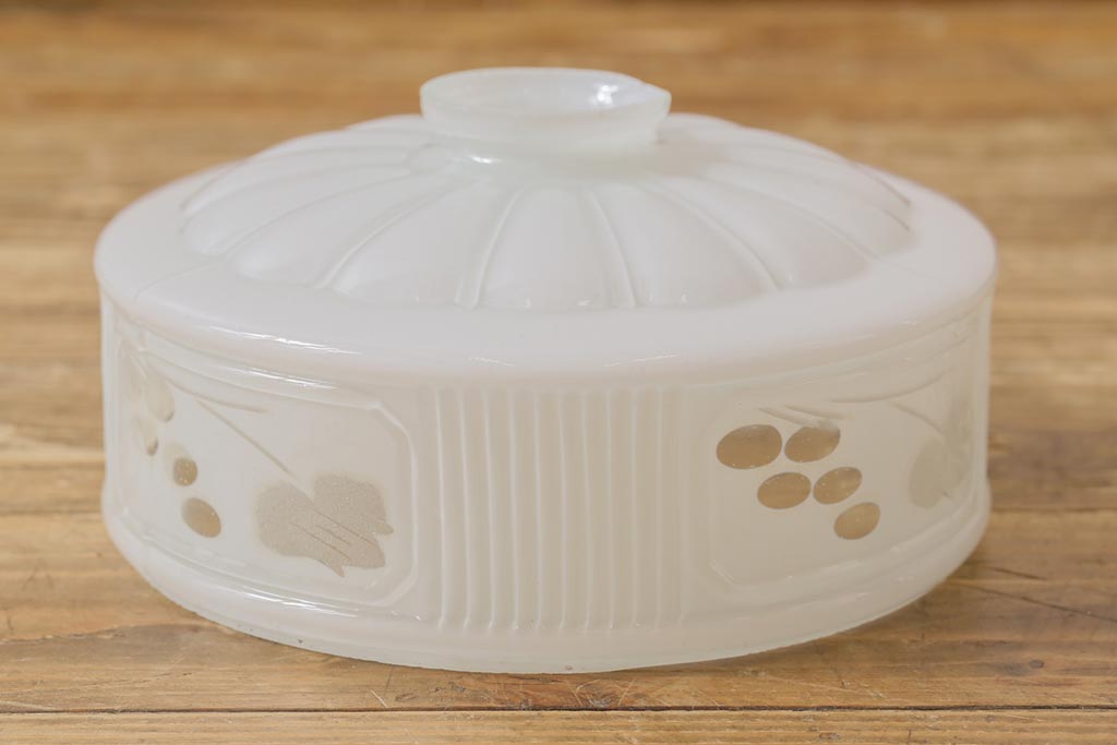 昭和レトロ　戦前　透かし柄が情緒溢れるシェード(天井照明、ペンダントライト)