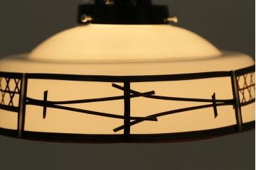 昭和期　松葉を組み合わせたデザインが愛らしいシェード(吊り下げ照明、天井照明)