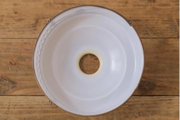 昭和期　透かしの花が和の風情を感じさせる小振りなシェード(吊り下げ照明、天井照明)