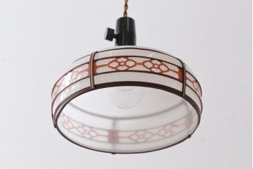 昭和レトロ　朱赤の花菱模様が愛らしいガラスのペンダントライト(天井照明、吊り下げ照明)