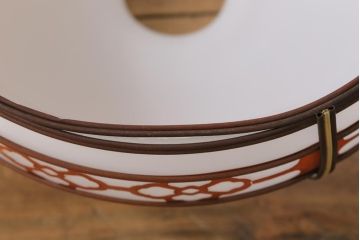 昭和レトロ　朱赤の花菱模様が愛らしいガラスのペンダントライト(天井照明、吊り下げ照明)