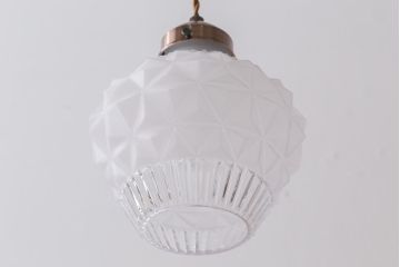 ビンテージ　つぼみのようなフォルムが美しいガラスシェード(吊り下げ照明、天井照明)