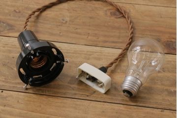 昭和初期(戦前)　レトロな空間づくりに活躍する平笠シェード(天井照明、電笠)(2)